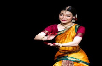 Kassiyet Adilkhankyzy bharatanátjam táncelőadása / Bharatanatyam dance performance by Kassiyet Adilkhankyzy