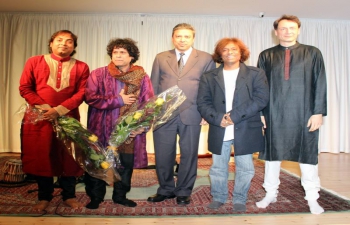 Ranajit Sengupta (India) Sarod concert, tabla player was Jayanta Sarkar, May 2017