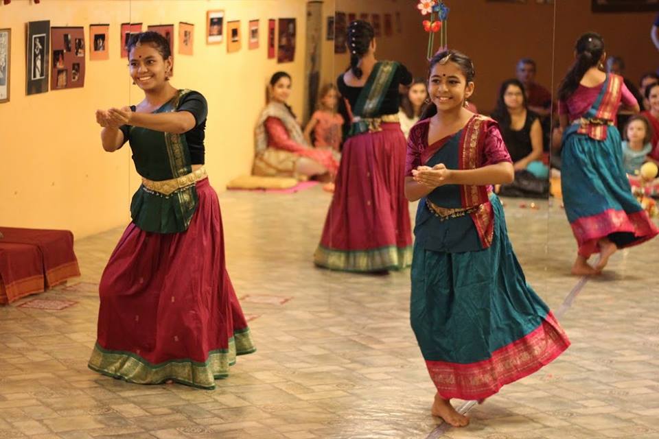 Kezdő bharatanátjam tánckurzus gyerekeknek / Bharatanatyam course for children